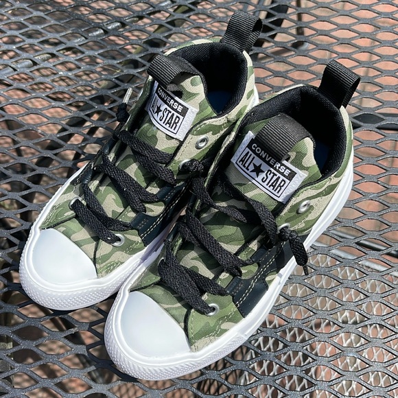 Converse Chuck Taylor All Star Ultra 2 Sneaker - Kids' Size 1 Youth - Picture 2 of 16